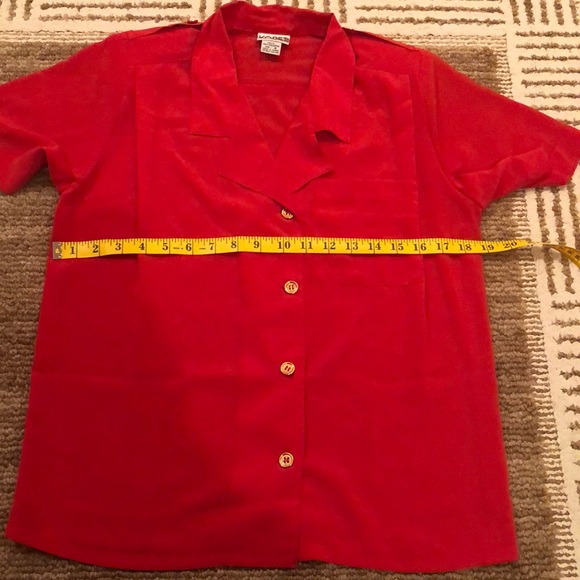 Red blouse size 6 women’s - Picture 3 of 4